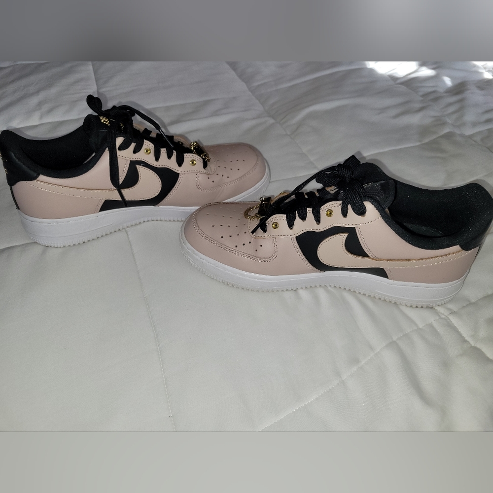 Air force 1 - Picture 2 of 3